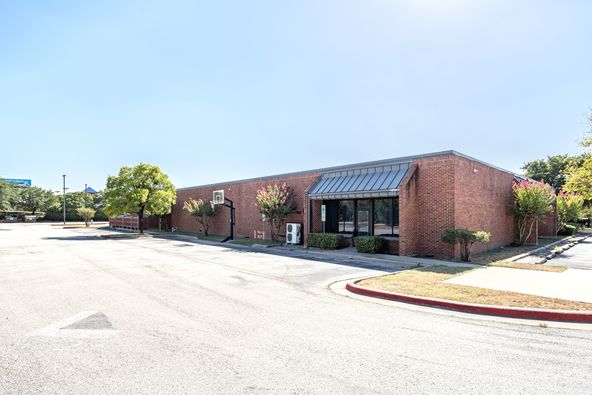 Large Office/Warehouse or Creative Workspace: 14401 Owen Tech Blvd, Austin, TX 78728